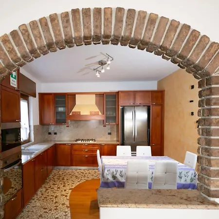 Casa Di Rose - Free Private Parking Besano