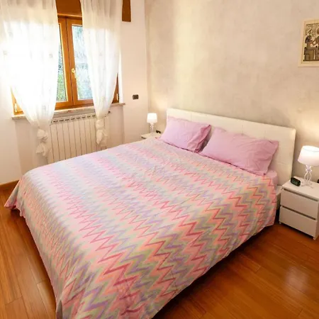 Casa Di Rose - Free Private Parking Apartment